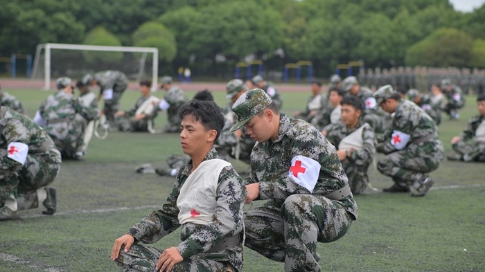 3_700x393.jpg